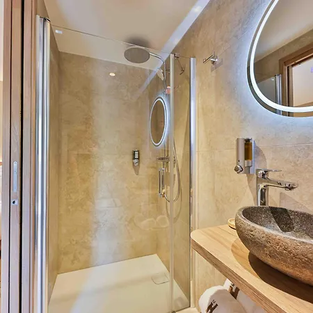 Domaine Le H Hotel 3*